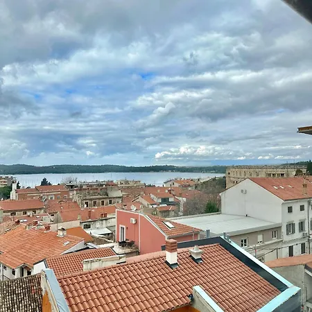 Crolivia Near Arena, Center Of