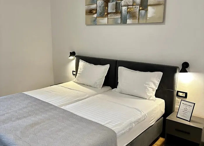 Crolivia Near Arena, Center Of